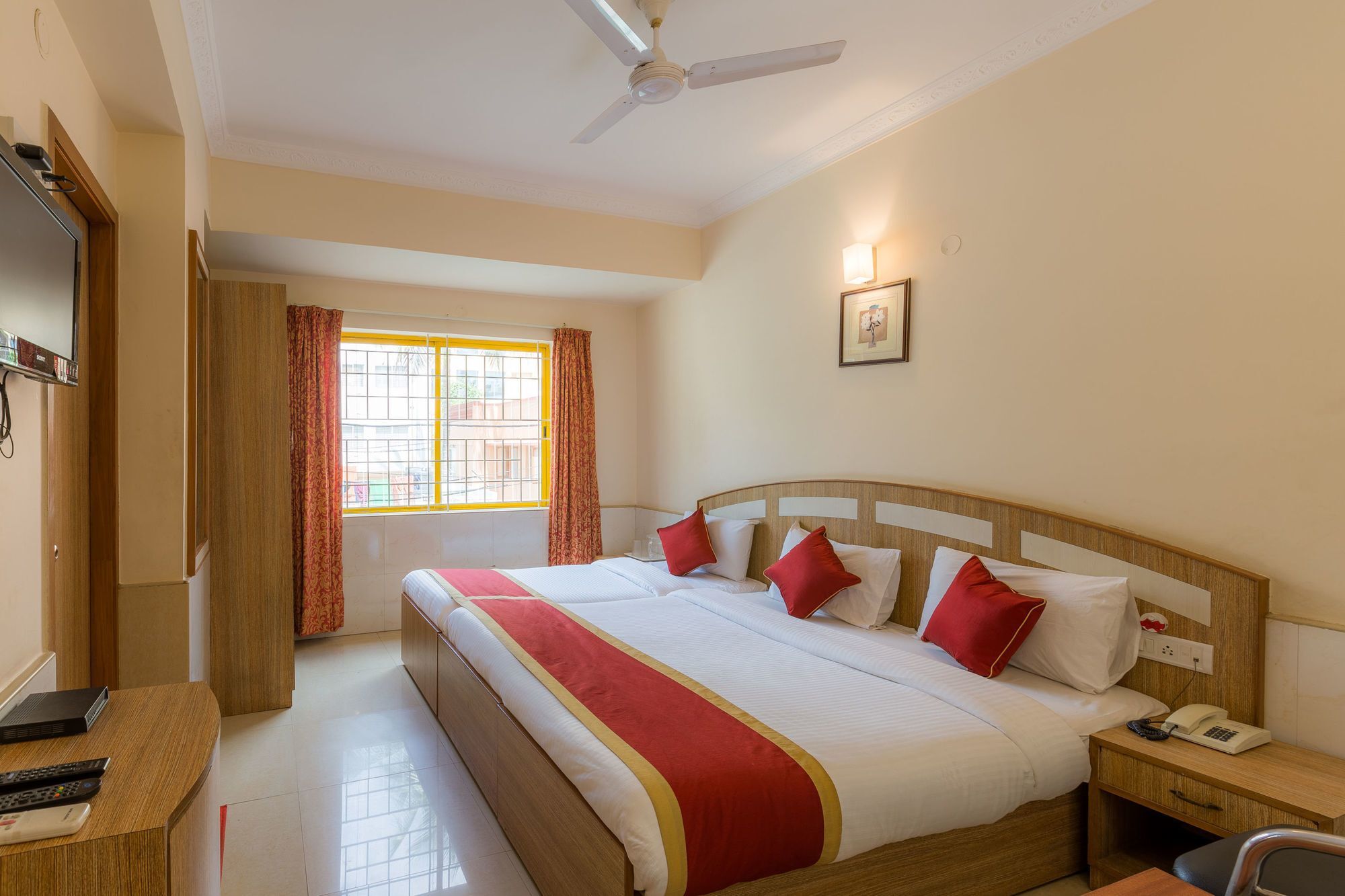 Oyo 9633 Hotel Srinidhi Residency Bangalore Exterior photo